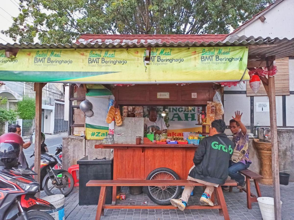 Manggolo Homestay Syariah Yogyakarta Bagian luar foto